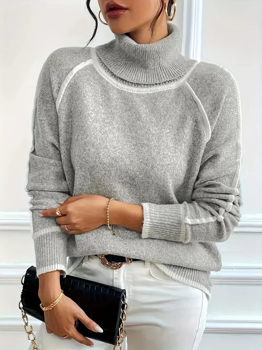 Fiora | Maglione dolce con colletto alto