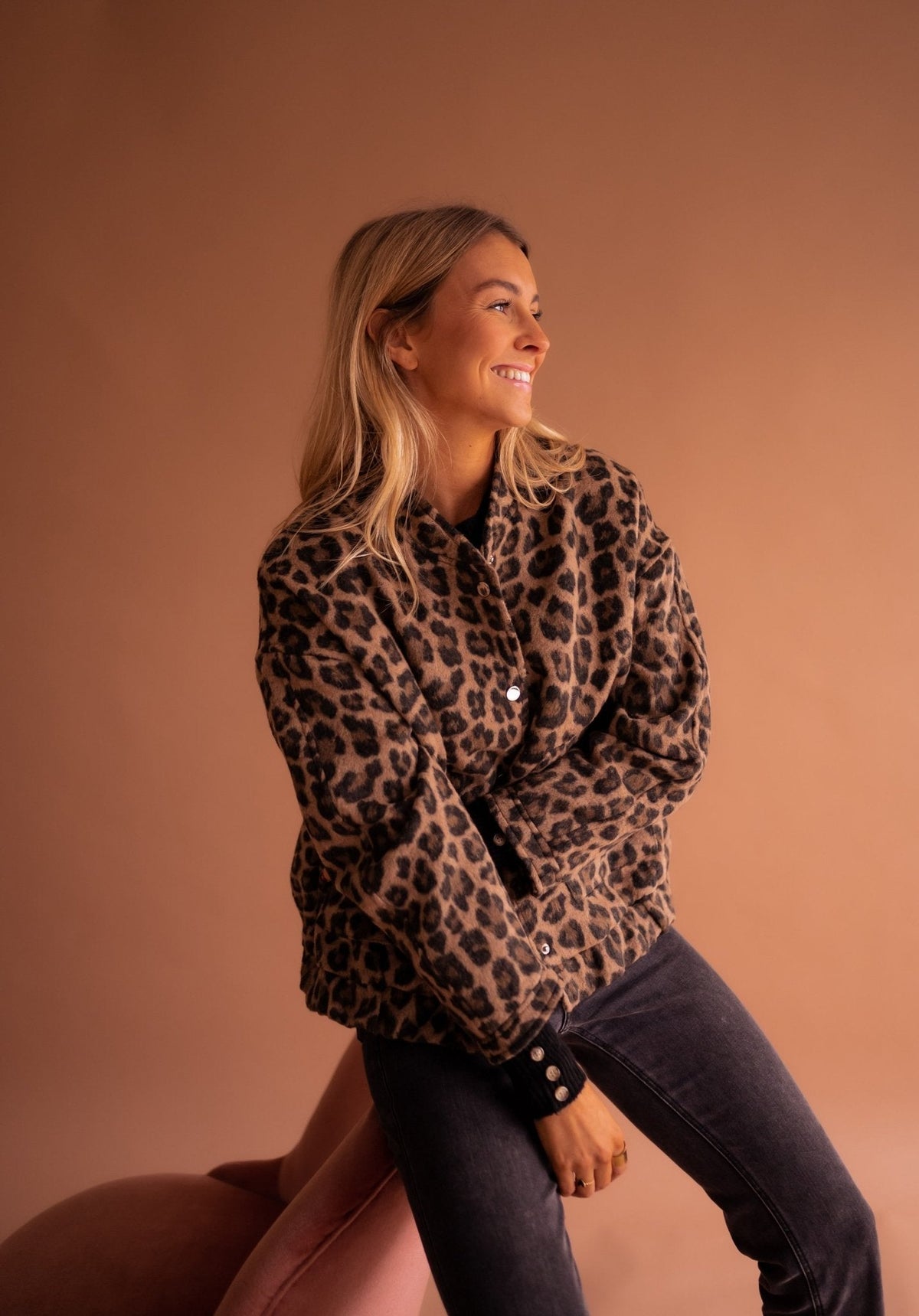 Vera – Giacca Leopardata di Tendenza